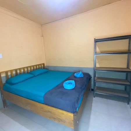 Harry & Mimin Homestay Gorontalo Exterior photo