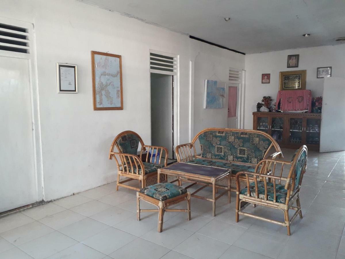 Harry & Mimin Homestay Gorontalo Exterior photo
